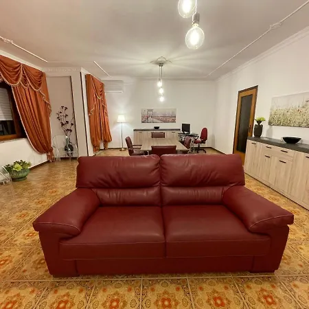 La Maison Lilas לינה וארוחת בוקר